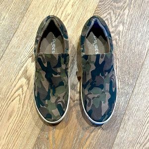 J/Slides Camo Slip-on Sneakers